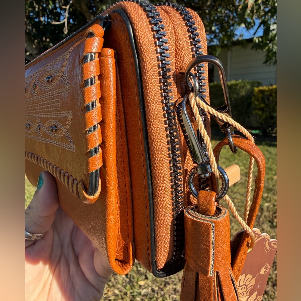 SAM & HADLEY Elegant Brown Vegan Leather Clutch/Crossbody Bag with Tassel - Picture 12 of 15